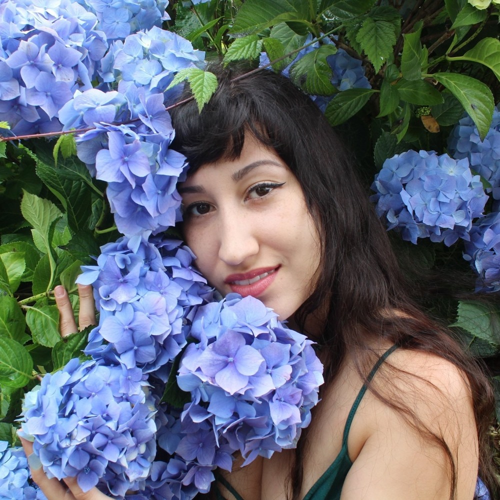 Meet your Posher, Estefania